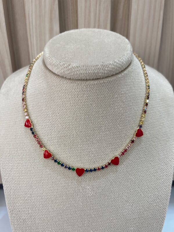 Collar strass colores y corazón rojo
