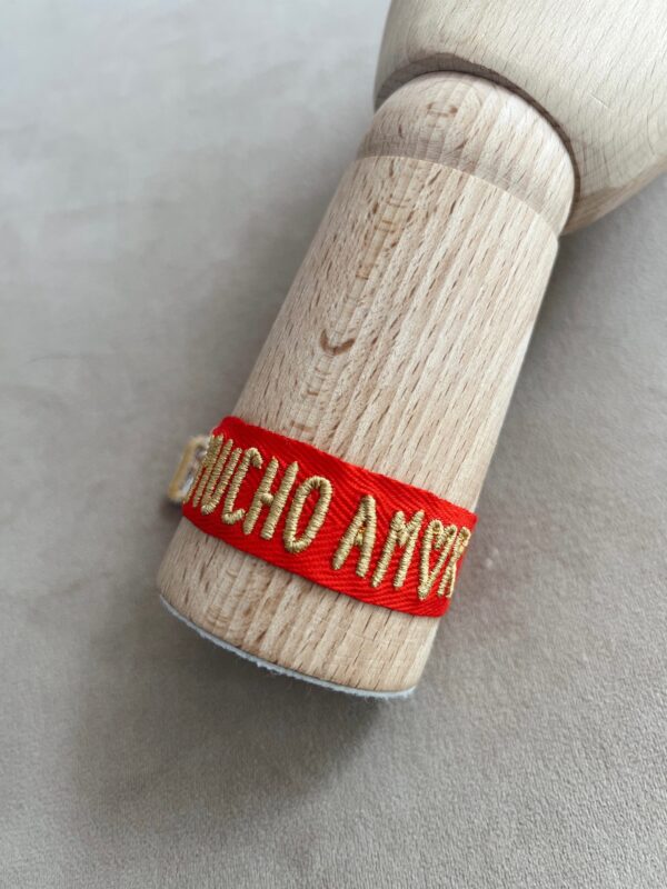 Pulsera mucho amor roja