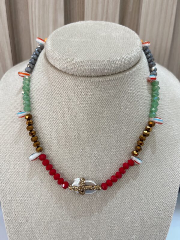 Collar colores y piedras