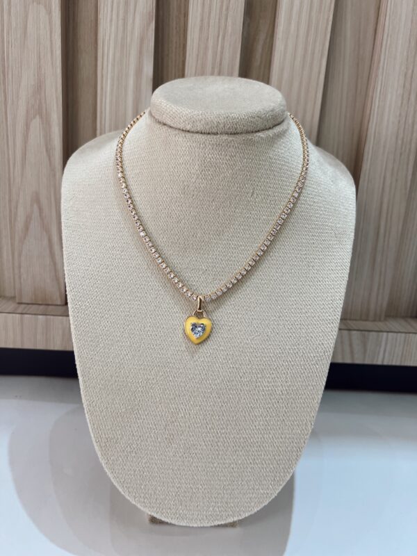 Collar brillante corazón amarillo