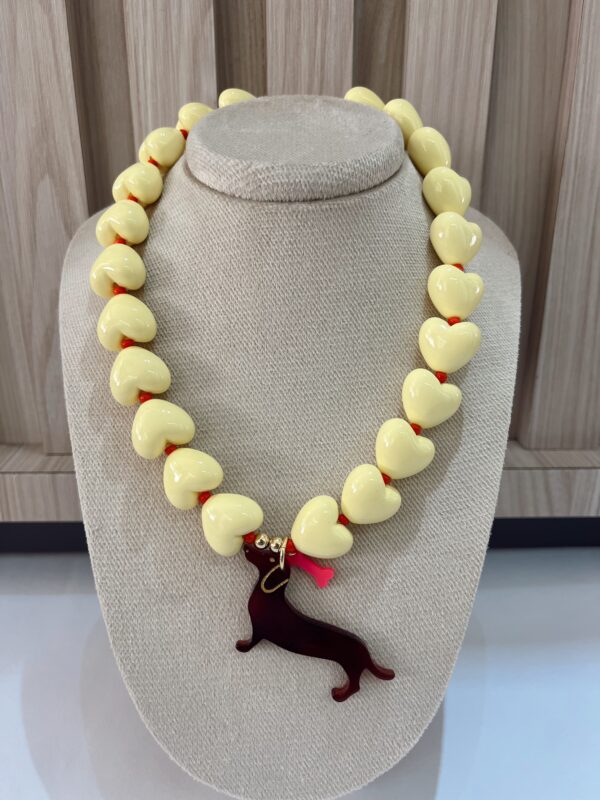Collar corazones y perro salchicha - Imagen 5